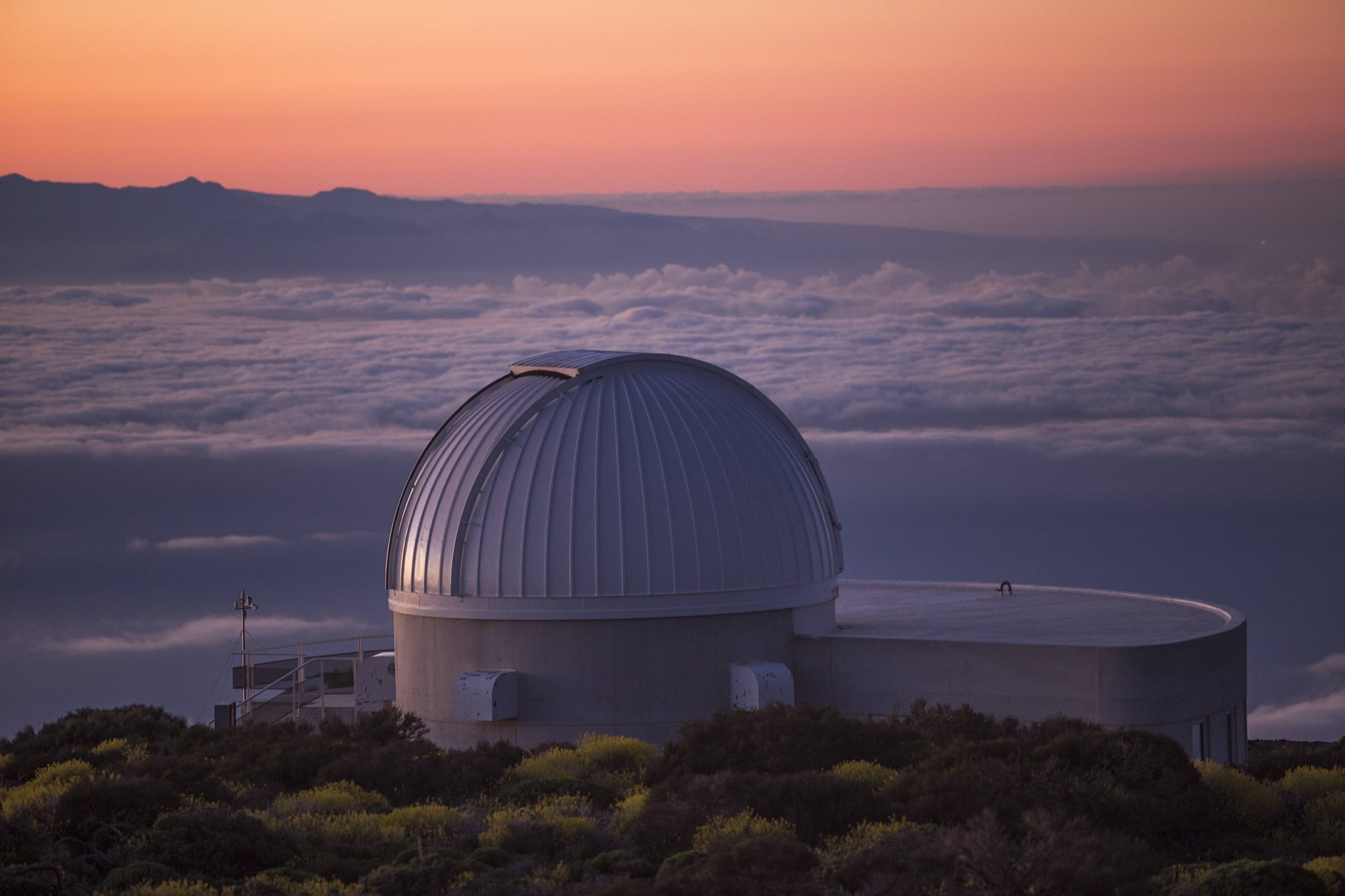 Observatorio astronómico IAC80 en el Teide
