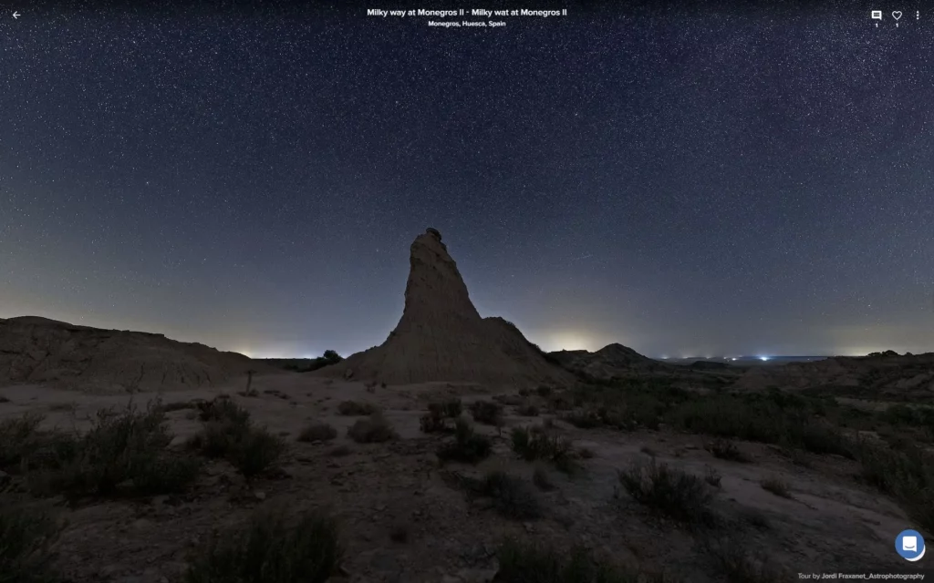 Panorama 360 grados de un paisaje nocturno en Monegros