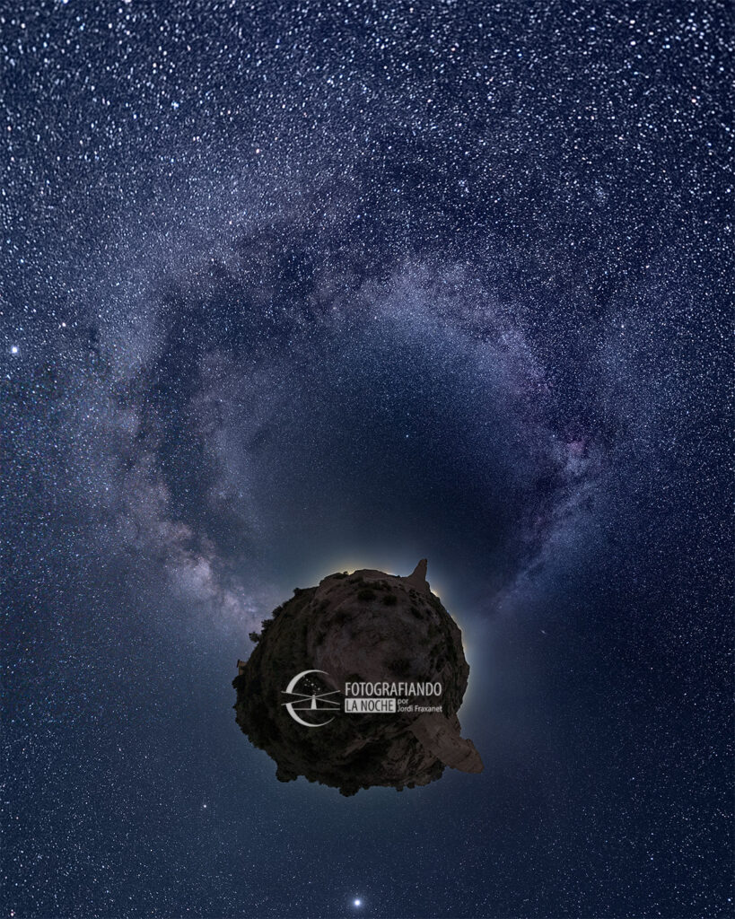 Proyección litlle planet de fotografia nocturna esférica en Monegros