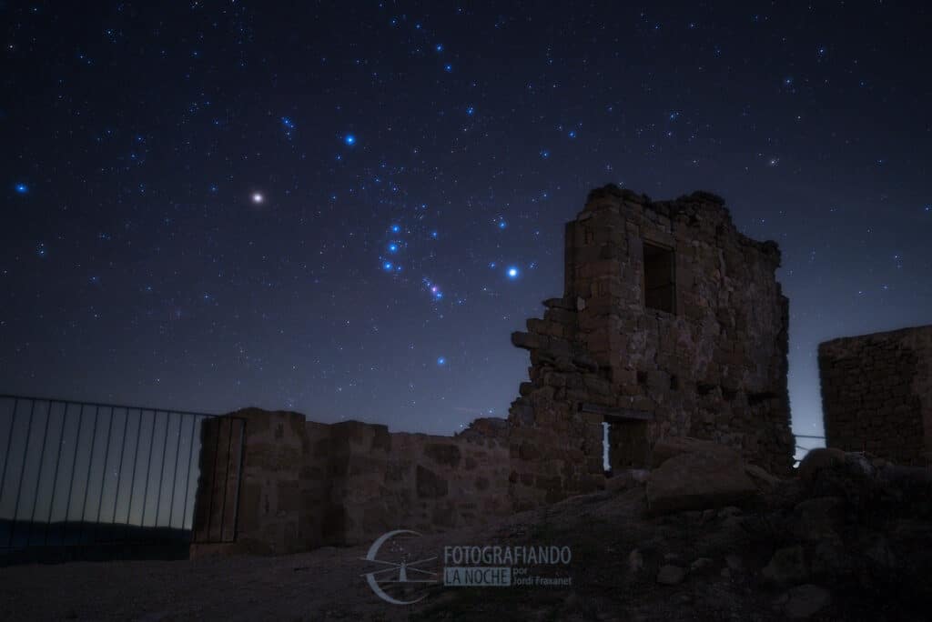 Constelación de Orión en castillo de Lladurs